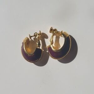 Napier Gold Tone Purple Enamel Hoop Screw Back Earrings Vintage Clip On